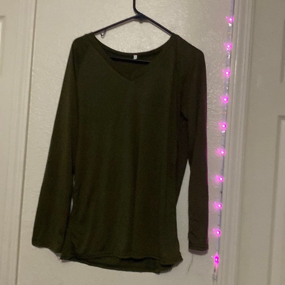 Green long sleeve shirt cotton never been worn
